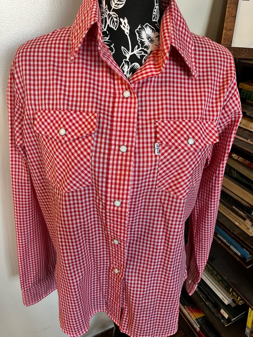 Levi’s Red Gingham Western Button-Up Shirt - Picture 2 of 7